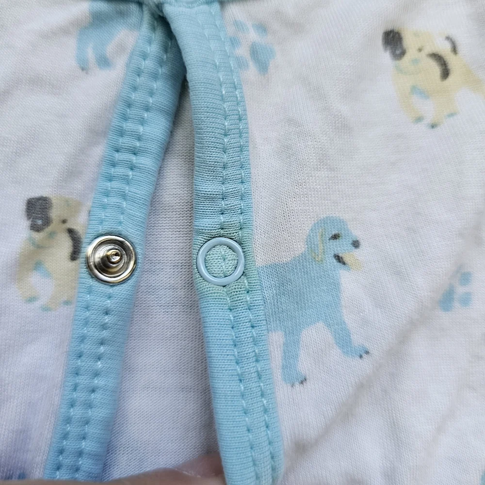 Kyte Baby zippered footie woof puppy dog print bamboo white size 3-6 months